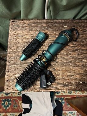 2-in-1 Electric Hot Air Styling Brush - Teal